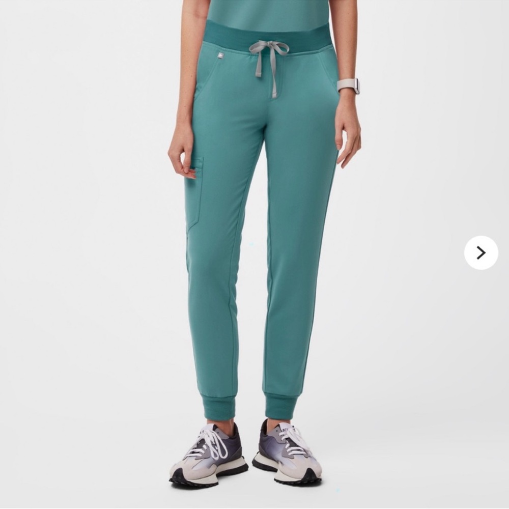FIGS Hydrogreen joggers